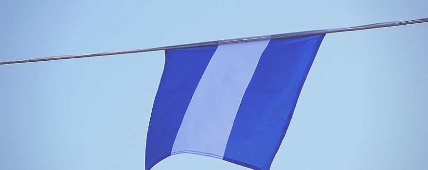 Σημαιοστολισμός για τον εορτασμό της ημέρας