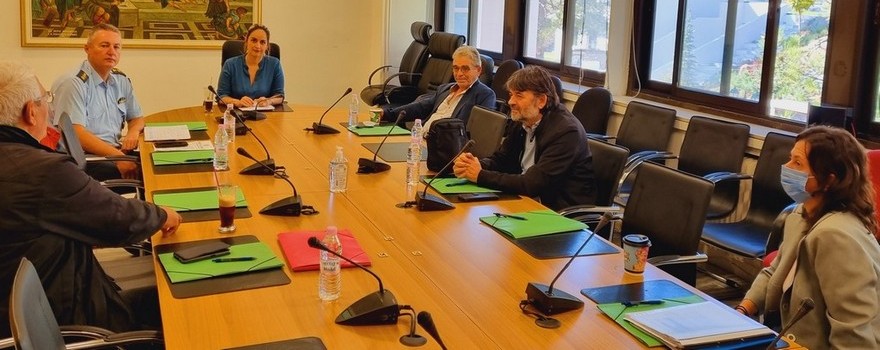 Συνάντηση φορέων με θέμα την εντατικοποίηση των ελέγχων για την απαγόρευση αλιείας της καραβίδας στη λίμνη Πολυφύτου