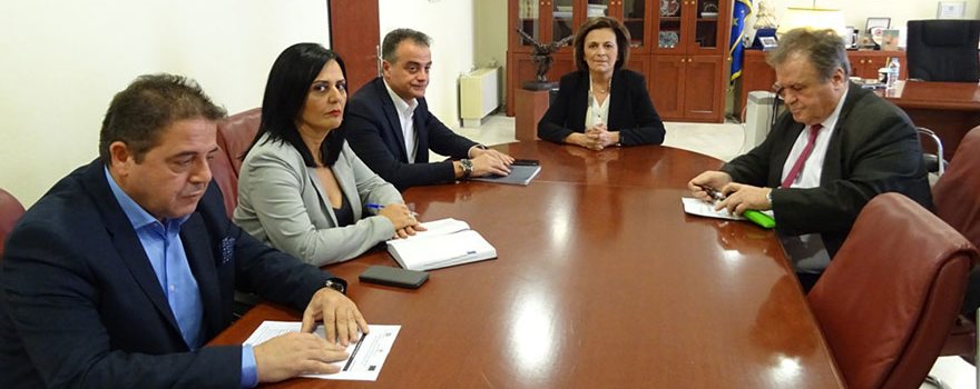 Συνάντηση εργασίας μεταξύ του Περιφερειάρχη Δυτικής Μακεδονίας Θ. Καρυπίδη και με την Υφυπουργό Εσωτερικών Μ. Χρυσοβελώνη για ζητήματα ισότητας των δύο φύλων